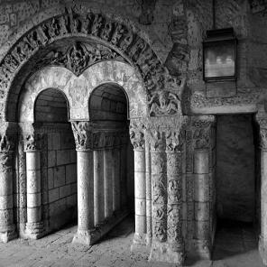 Topette! + Les arcades de l'ancienne abbaye de Saint Aubin